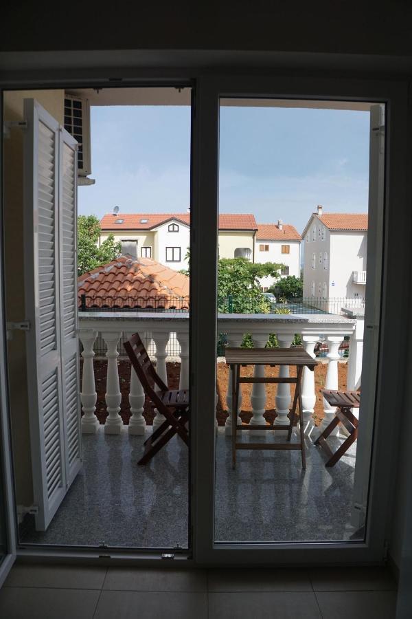 Mitra Apartments Malinska Exterior photo